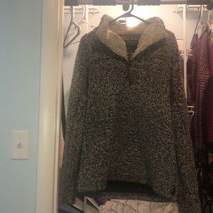 True Grit Pullover Size Medium, barely worn!
